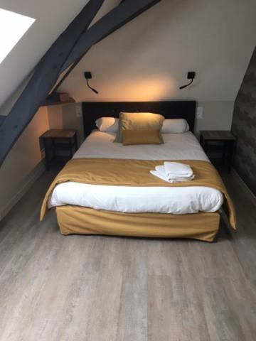 Le Relais Hotell Saint-Quentin-les-Anges Exteriör bild