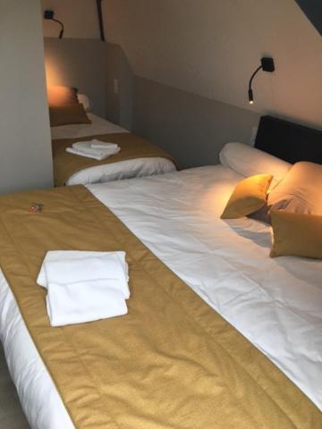 Le Relais Hotell Saint-Quentin-les-Anges Exteriör bild